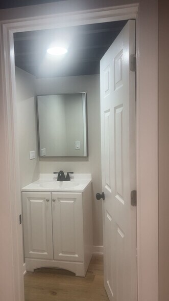 Building Photo - 2808 Searles Ave