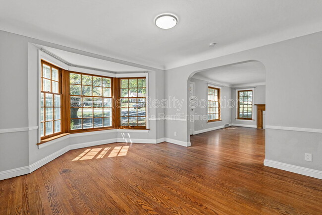 Building Photo - 524 Gerald Pl