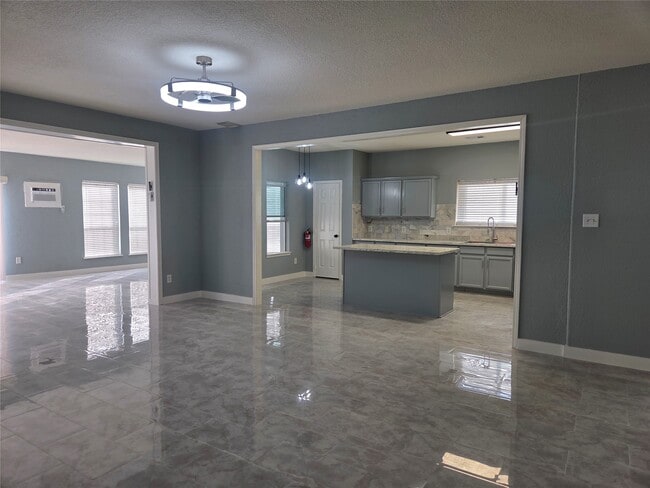 Building Photo - 9526 Heflin Colony Dr