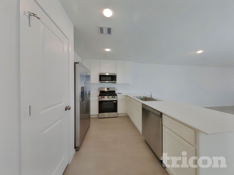 Building Photo - 1718 Serenity Moon Dr