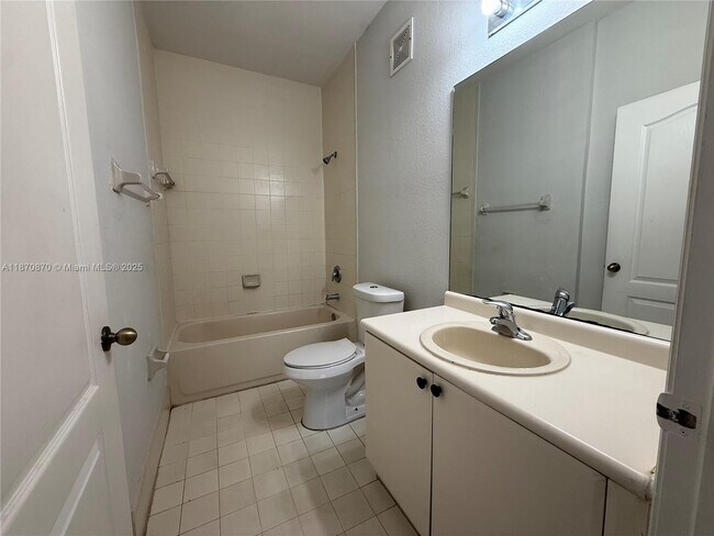 Building Photo - 1666 SE 27th Ct
