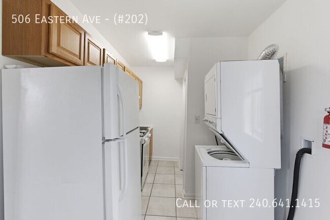 Building Photo - 506 Eastern Ave NE