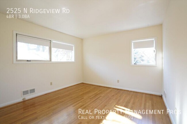 Building Photo - 2525 N Ridgeview Rd