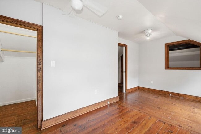 Building Photo - 27 E Broad Way