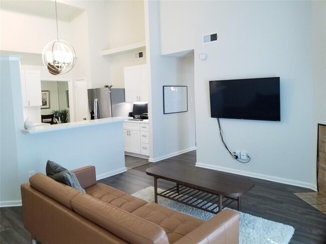 Building Photo - 3727 Westheimer Pl Dr