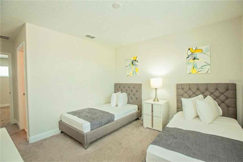 Building Photo - 181 Mitchell's Manor