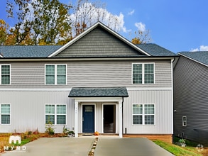 Building Photo - 733 Hillside St