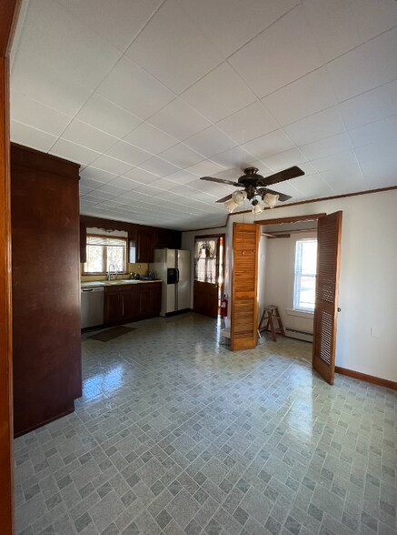 Building Photo - 416 Front St