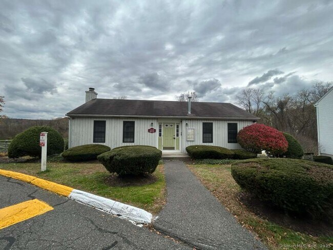 Building Photo - 177 Aspetuck Vlg