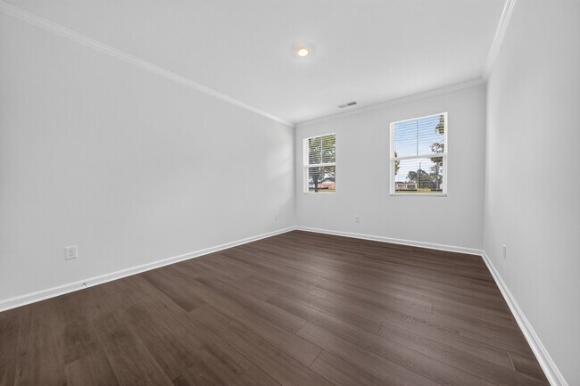 Building Photo - 210 Redford Pl Dr