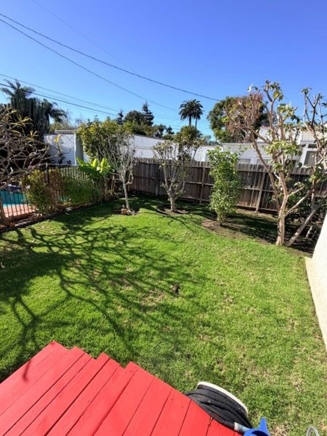 Building Photo - Pico-Robertson / Beverlywood 2 beds + 1.5 baths Spanish house PLUS Studio ADU  | Pool+Jacuzzi & e...