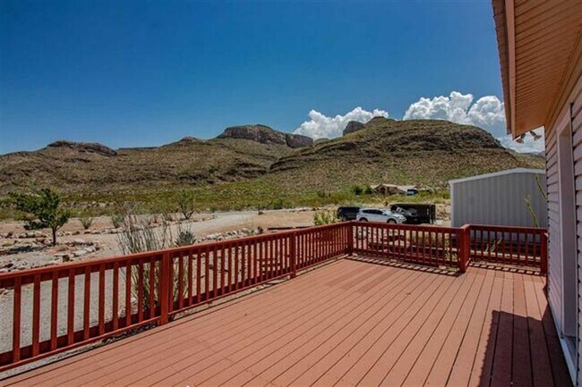 Building Photo - Home With All The Right Views!