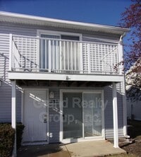 Building Photo - 337 Meadow Green Ln