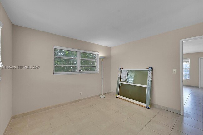 Building Photo - 3217 NE 11th St