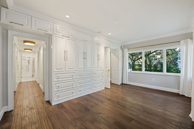 Building Photo - Beautiful, one-of-a-kind Park Avenue COndo