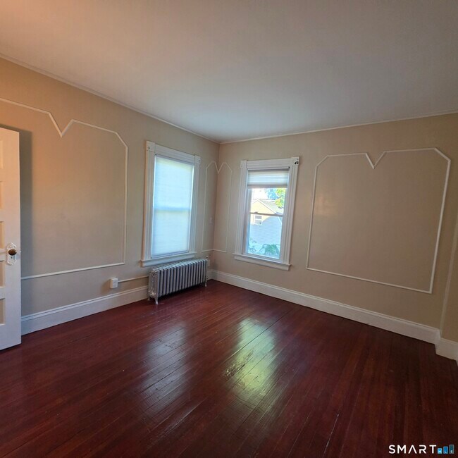 Building Photo - 142 Oakland Terrace
