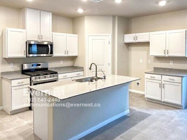 Building Photo - 1-Story Smart Home with Chef-Style Kitchen...