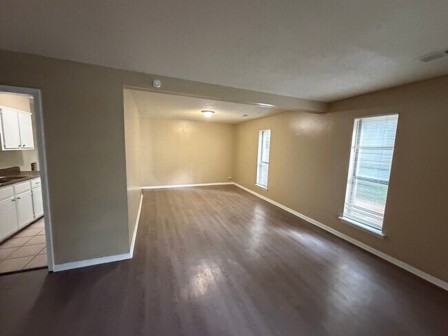 Building Photo - 8401 Old Forge Rd