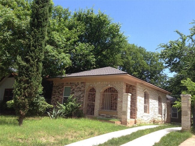 Primary Photo - 2406 Willow St