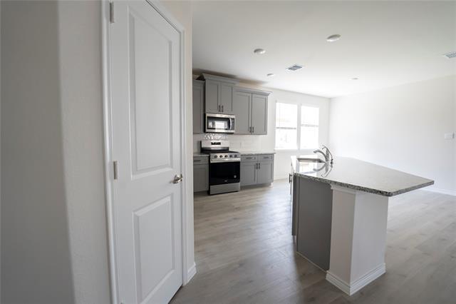 Building Photo - 1800 Bleriot Ct