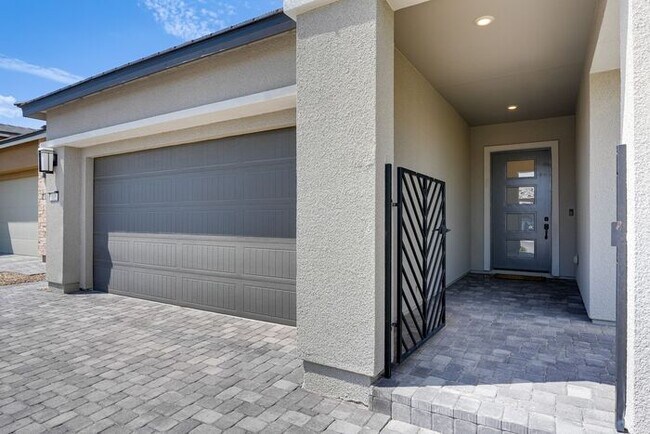 Building Photo - BEAUTIFULLY FULLY FURNISHED 4 BEDROOM 3.5 BATH HOME IN 89138