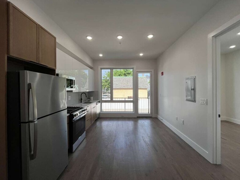 Building Photo - 42 Lembeck Ave