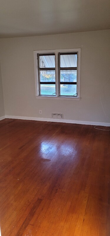 Building Photo - 1392 How Ln