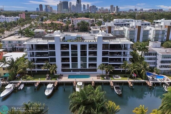 Building Photo - 20 Isle of Venice Dr