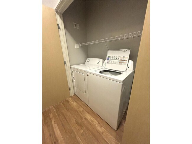 Building Photo - 1901 Pirate Dr