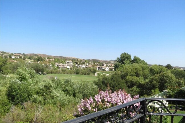 Building Photo - 46 Downfield Way