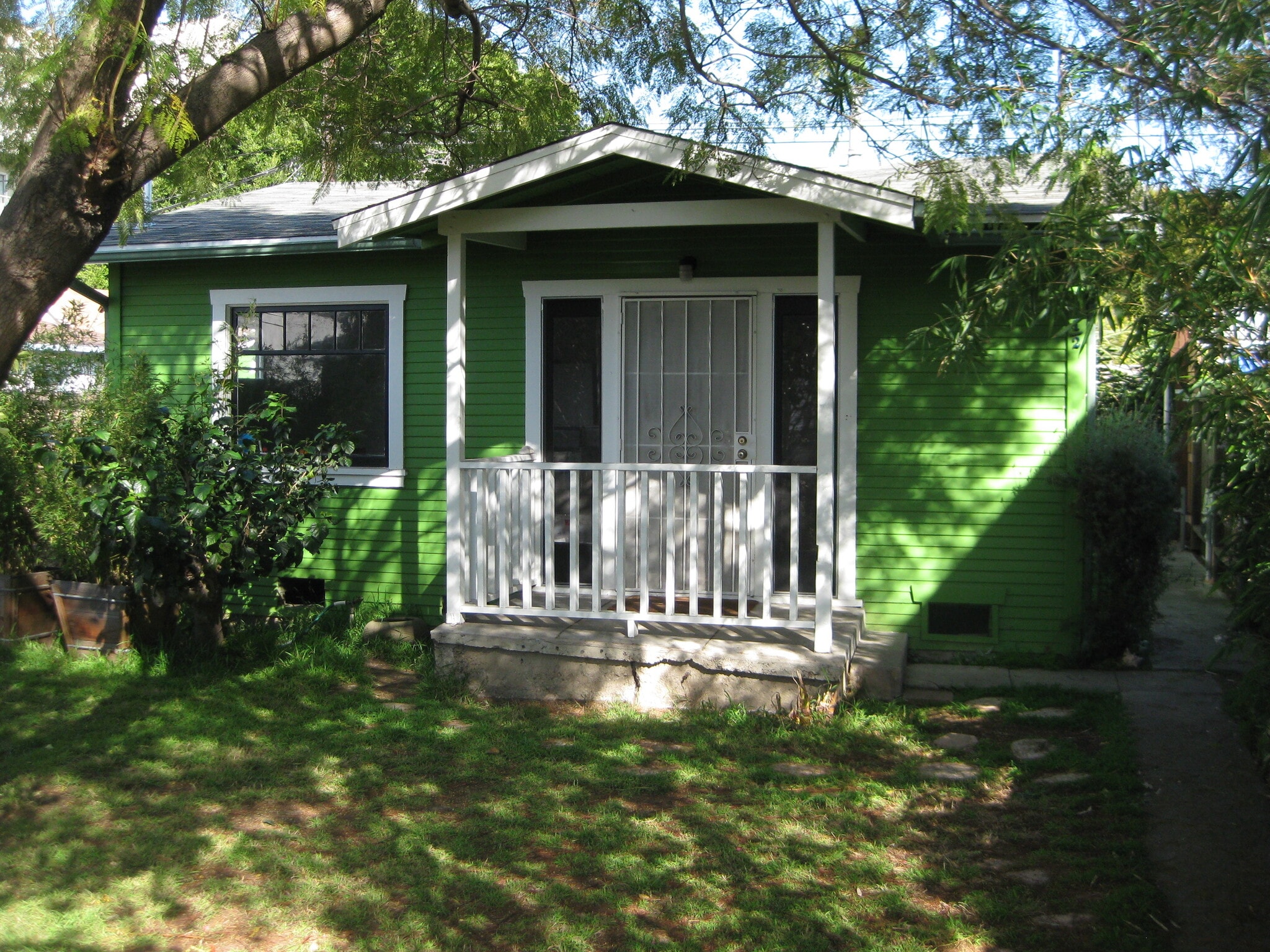 Building Photo - 2422 1/2 Penmar Ave