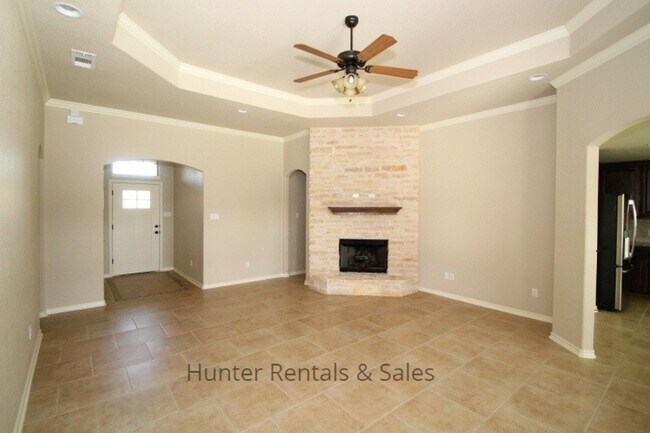 Building Photo - Amazing Four-Bedroom!