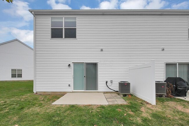 Building Photo - 5527 Albany Terrace Way