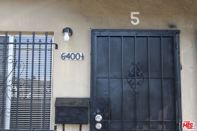 Building Photo - 6340 10th Ave