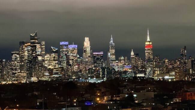 Building Photo - 201 St Pauls Ave