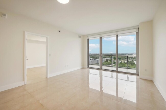 Building Photo - 16385 Biscayne Blvd