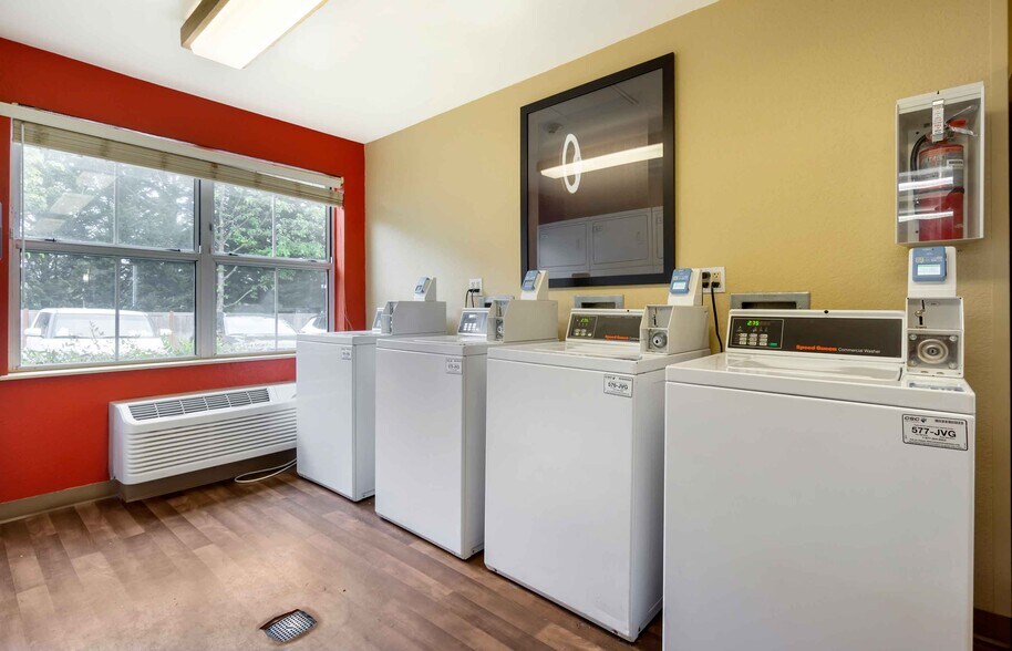 Building Photo - Furnished Studio-Seattle - Everett - Silverlake