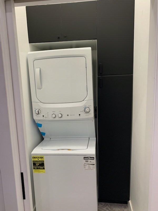 Laundry - Storage - 18 W Ontario St