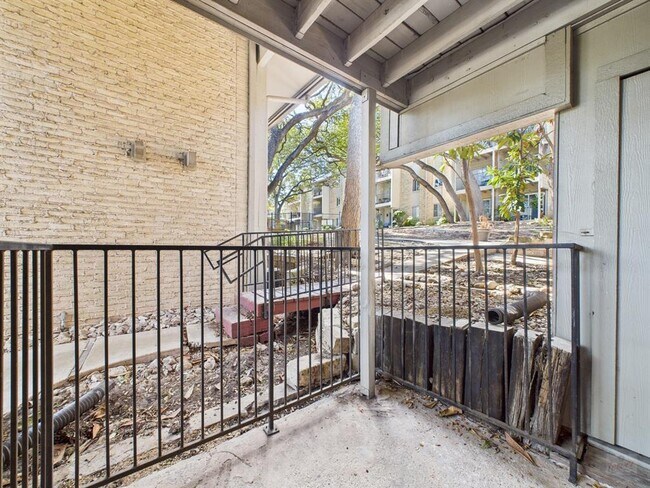 Building Photo - 3018 S 1st St