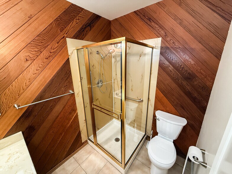 Building Photo - 7003 Batista St