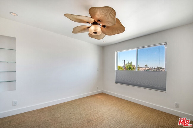 Building Photo - 2221 Ocean Ave