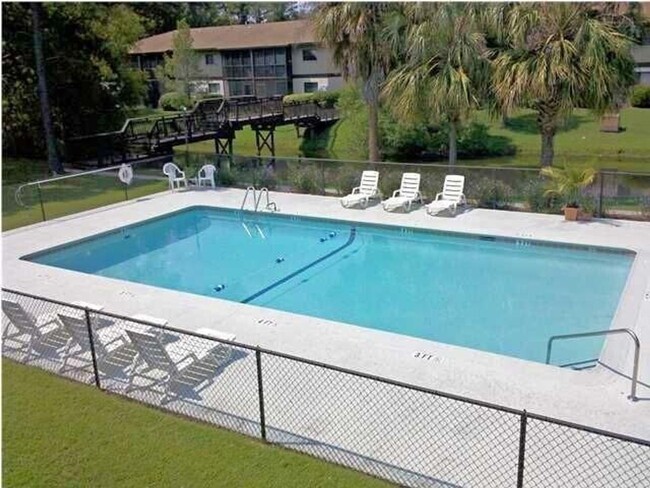 Building Photo - 2 BA/2 BR Condo in West Ashley