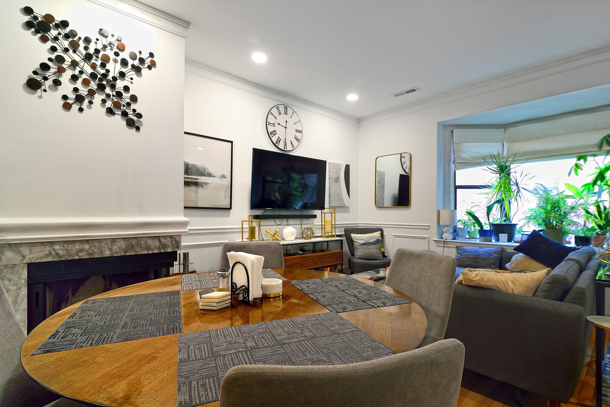 Building Photo - 1201 N St NW