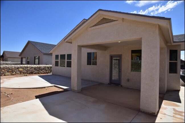 Building Photo - 10617 Hidden Palm Pl