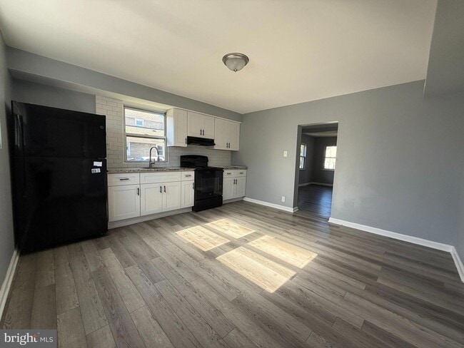 Building Photo - 37 Beaver Ave