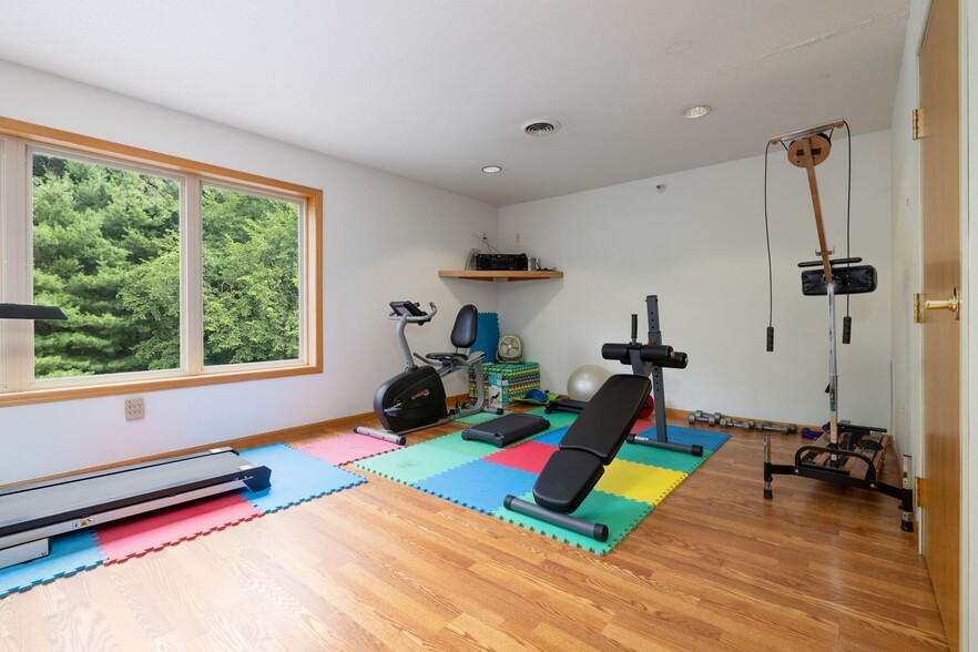 Building Photo - Pine Ridge Apartment Homes - 135 Marcou Rd, Onalaska