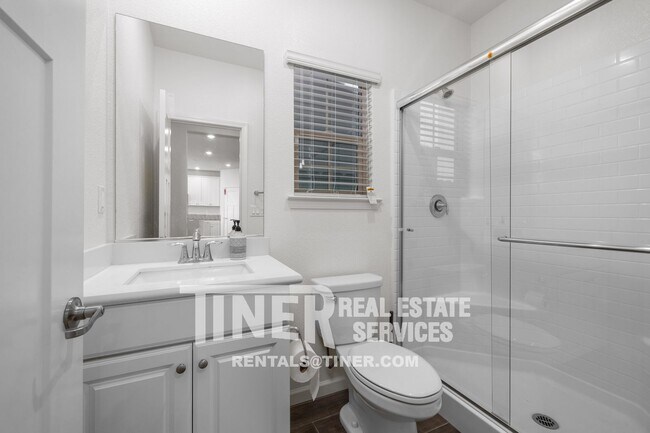 Building Photo - 8082 Avanti Dr