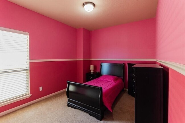 Building Photo - 18311 Red Oak Manor Ln