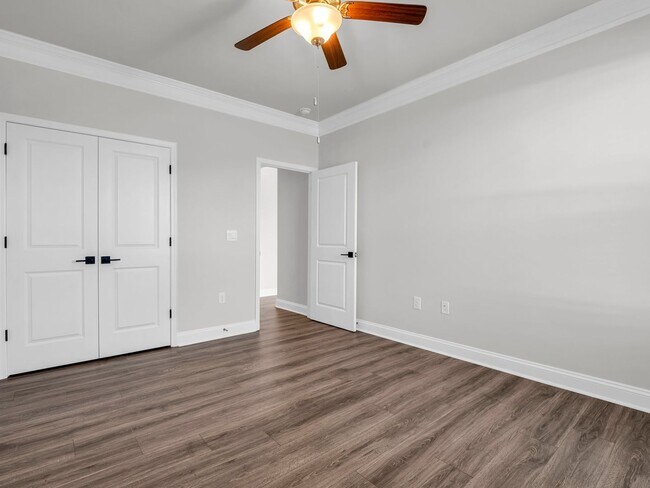 Building Photo - Like new home available in Hendersonville. Take advantage of our $3,500 six-month special when yo...