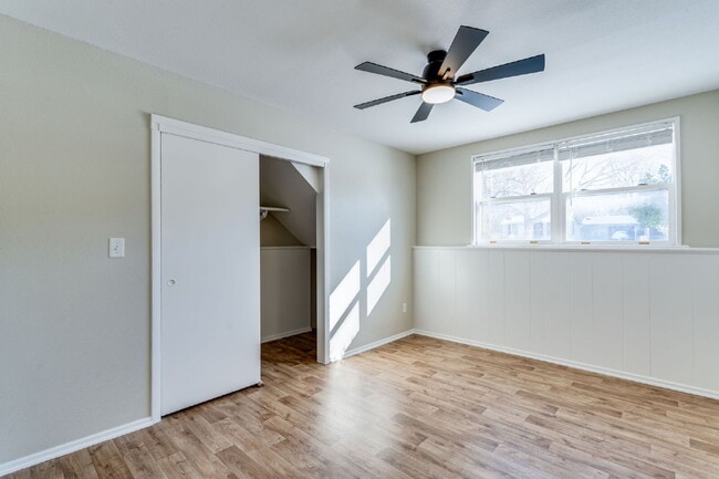 Building Photo - 713 N Dougherty Ave